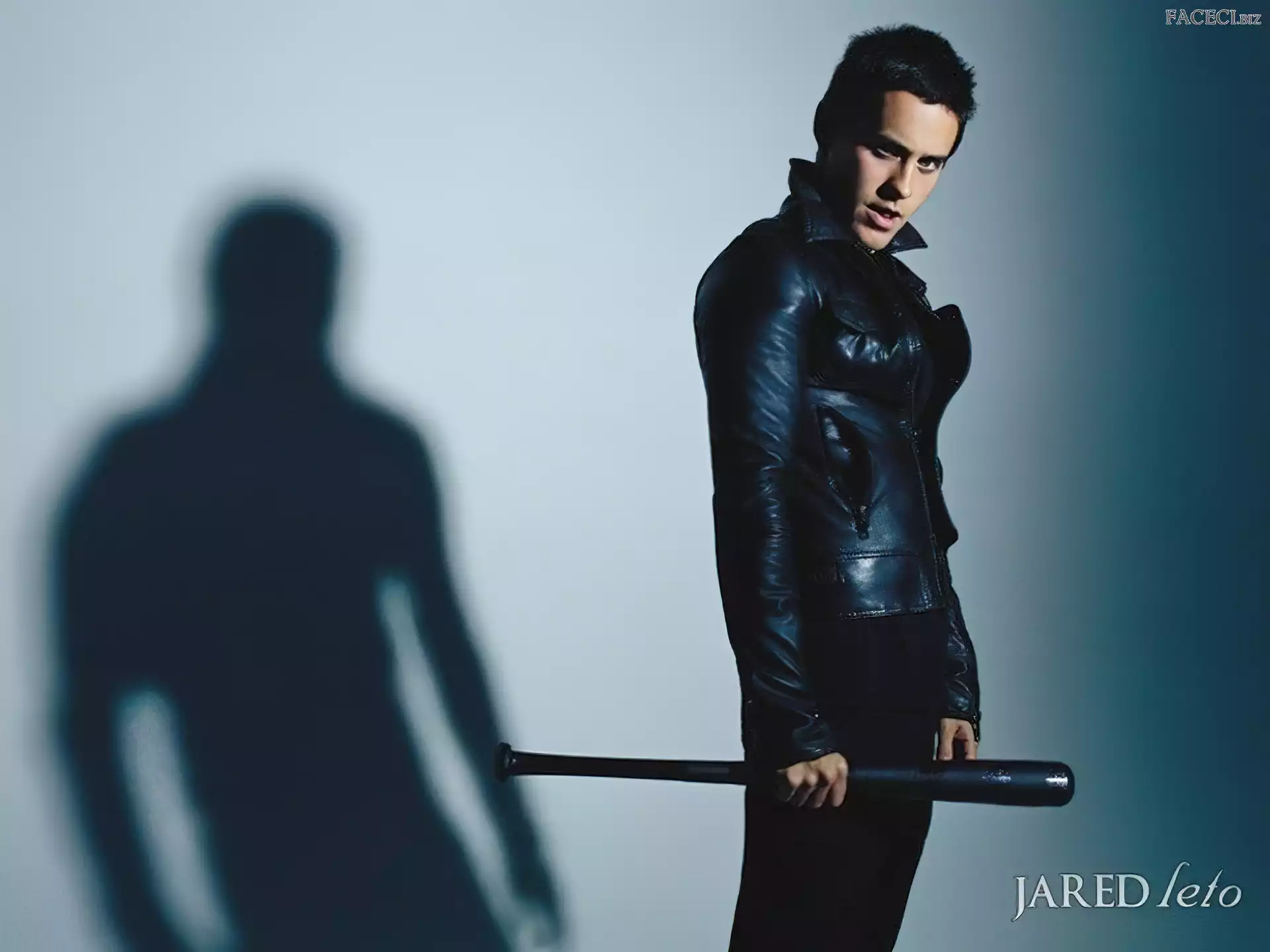 Jared Leto, czarny strój